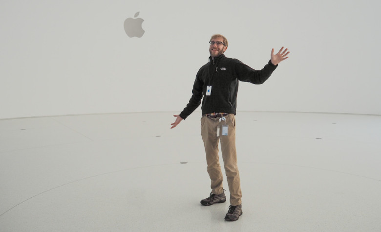 According to Ancient Apple™ Legend, spending one second in this featureless Apple™-themed chamber takes 500 years in the outside world Photo of me standing in the Steve Jobs Theatre in Apple Park